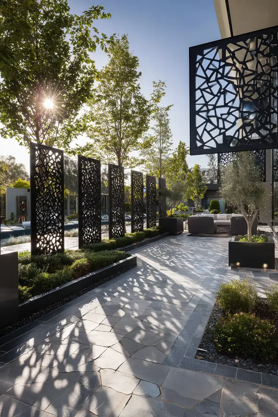 19 Yard Fence Decor Ideas That Make a Boundary Feel Like a Garden Feature